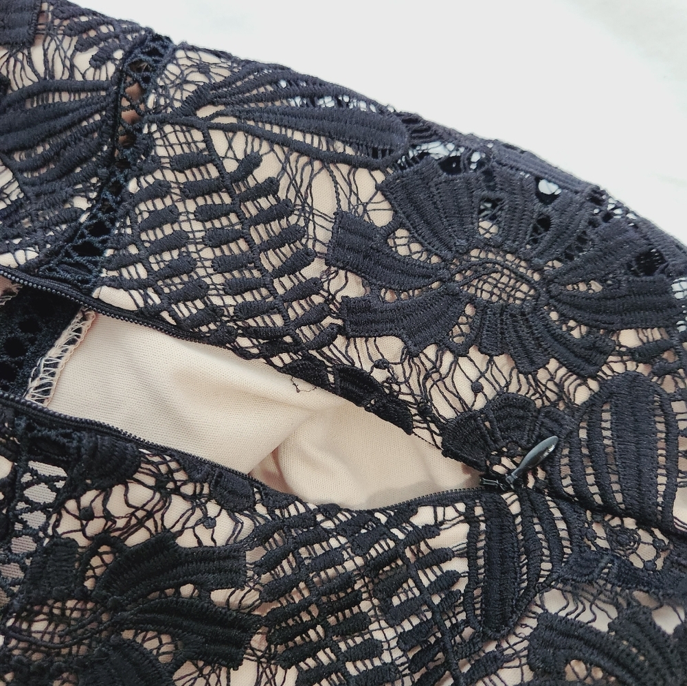 Embroidered Ruffle Dress Size M - Picture 4 of 15